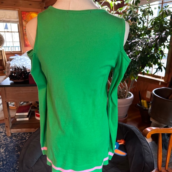 Open shoulder green sweater - Picture 2 of 3